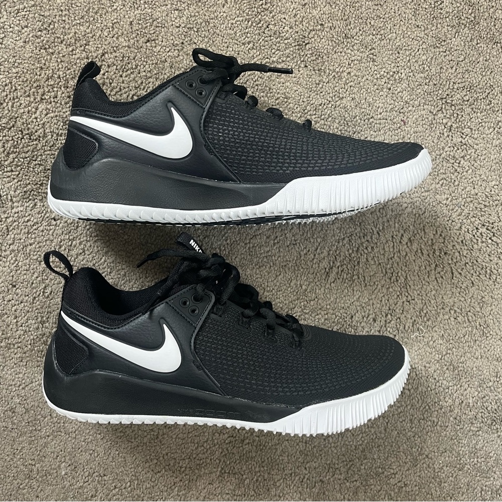 Nike Women’s Black and White Athletic Shoes - Never worn!